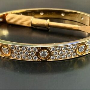 Love YG DIAMOND BRACELET